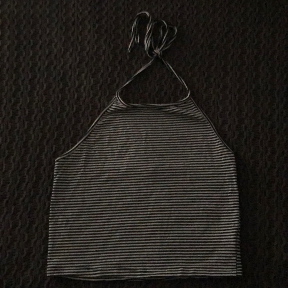 Brandy Melville halter crop